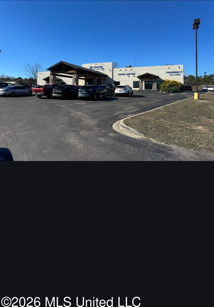 Retail/Medical Space in Leakesville, MS