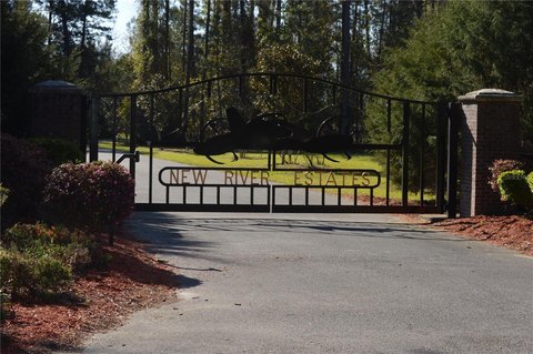 Aviation-Adjacent Residential Lot