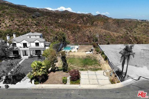 Land, Los Angeles, CA