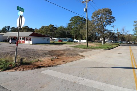 Corner Lot on Hwy 190