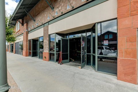 Modern Shopping Center Suite