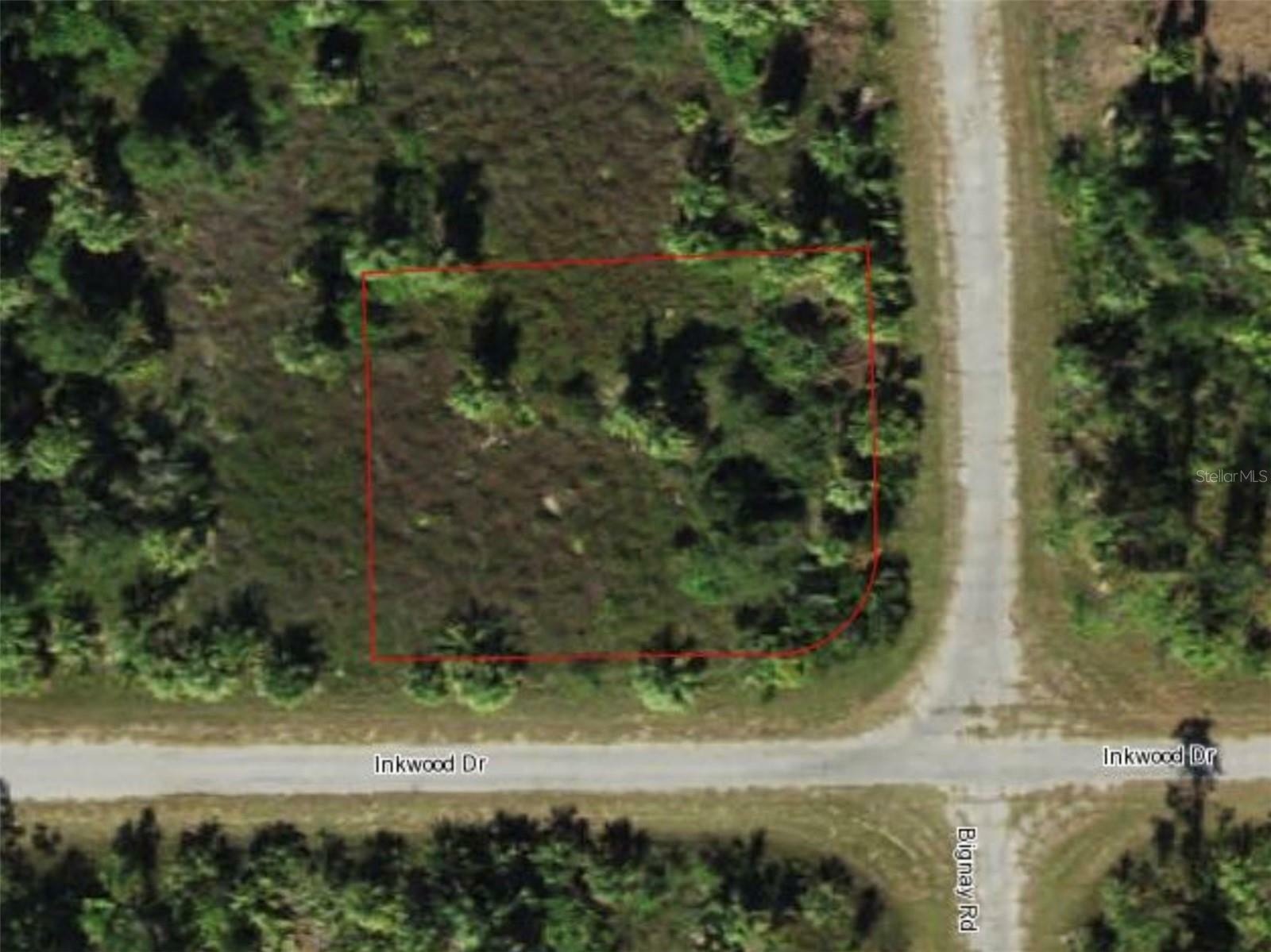 Oversized Corner Lot in North Port