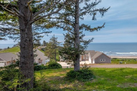 LAND - PacificCity, OR