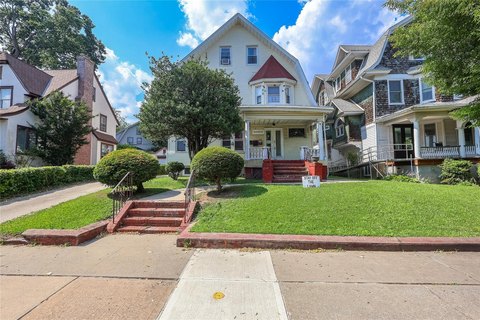 Richmond Hill Triplex Investment Opportunity