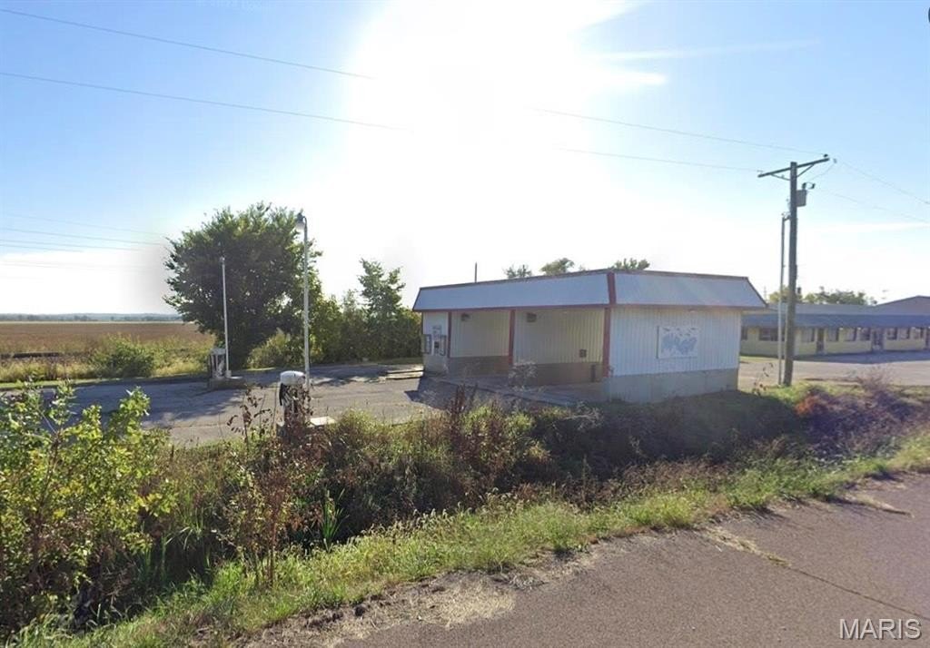 470 N Main St, Elsberry, MO 63343