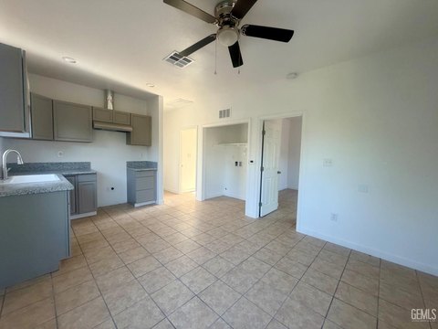 Lamont Multifamily Property with Solar