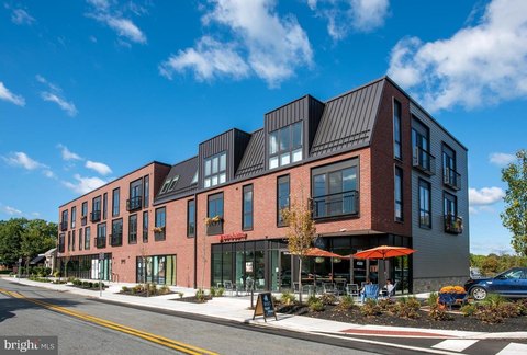 Retail Condominium Strip Center