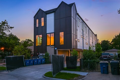 5-Unit Modern Apartment Building