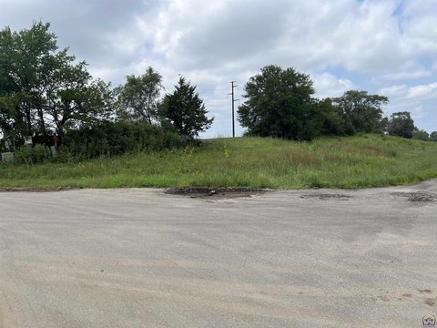 LAND - Meriden, KS