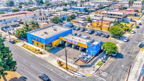 Fee-Simple Specialty Commercial Property