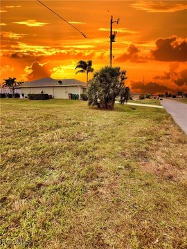 Cape Coral Oversized Corner Lot