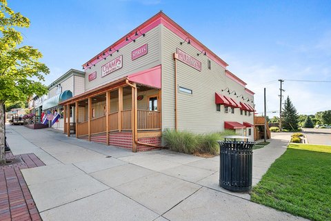 Established Restaurant and Bar in Middleville