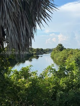 Land, FL