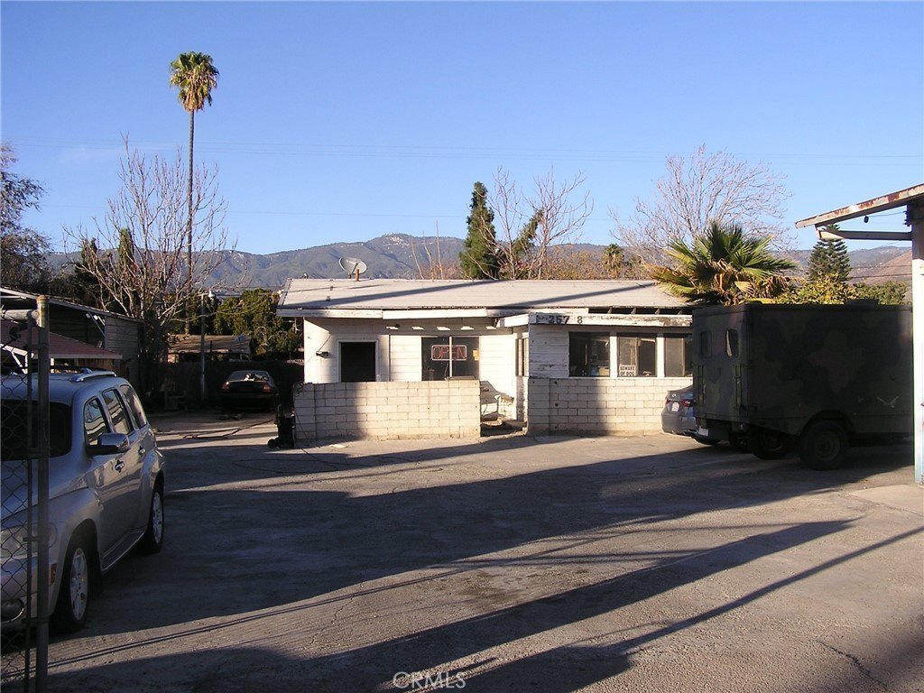 Highland Commercial Property For Sale