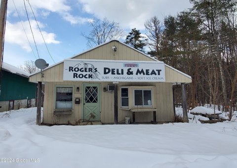 Former Deli & Convenience Store