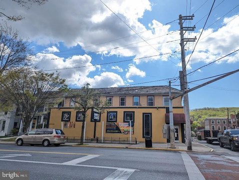 Emmaus Commercial Building For Sale