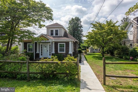 MULTI_FAMILY - Bungalow, Cottage - NEWTOWN SQUARE, PA