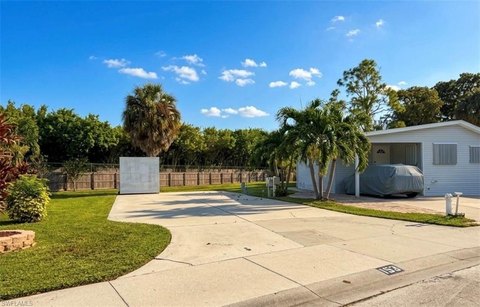 Land, NAPLES, FL