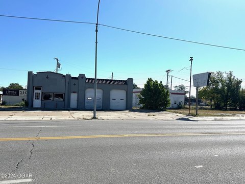 Joplin Corner Lot with Buildings