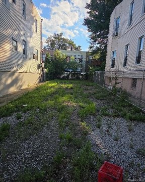 LAND - Bronx, NY