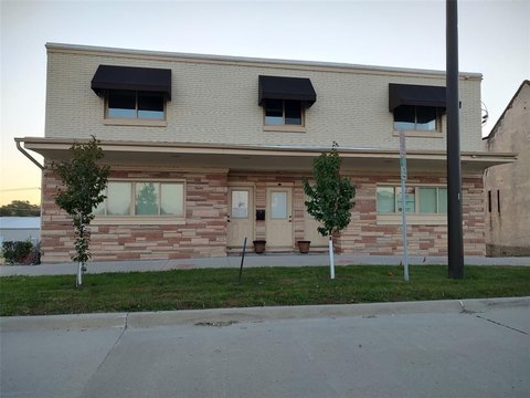Three-Level Live-Work Property