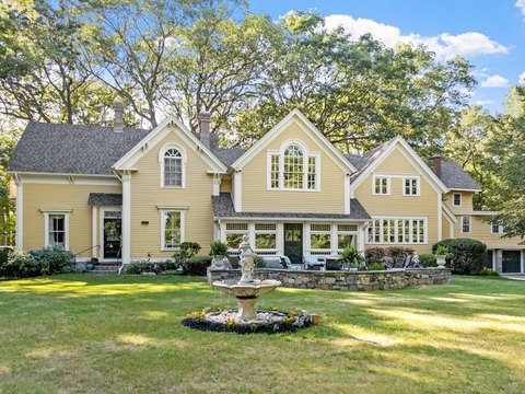 Elegant Bellingham Multi-Family Estate