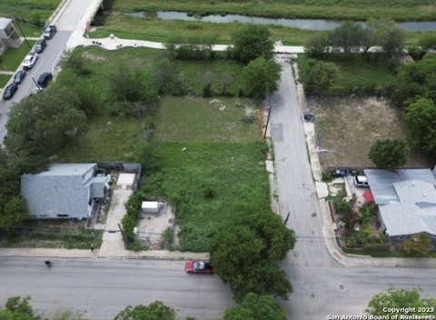 LAND - San Antonio, TX