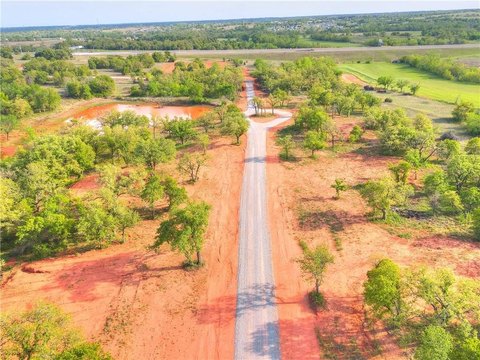 Residential Land in Blanchard, OK