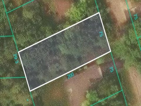 Residential Lot Near Swimming Pool