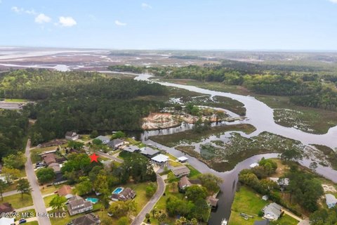 LAND - Gautier, MS