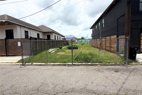 Land, New Orleans, LA