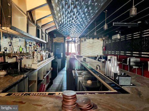 Restaurant and Bar Lease Space