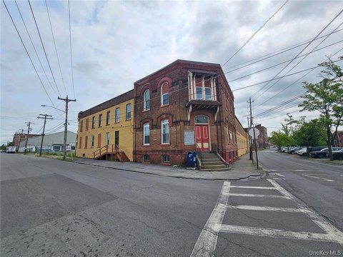 Retail Space in Middletown, NY