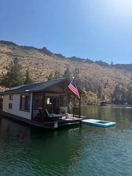 Lake Billy Chinook Waterfront Property