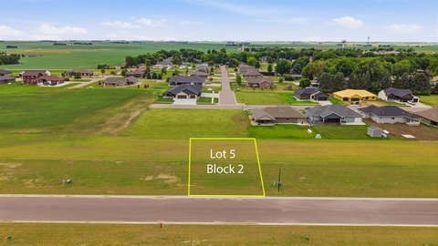 LAND - Larchwood, IA