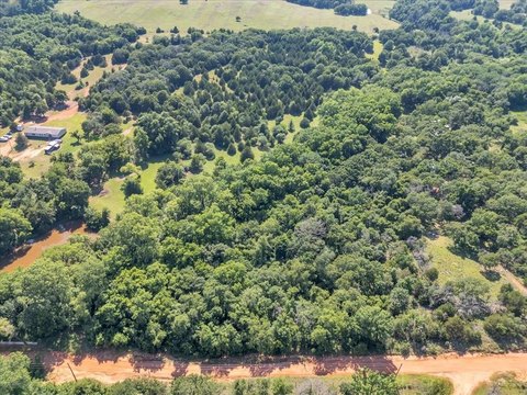 Scenic 10-Acre Land in Wellston