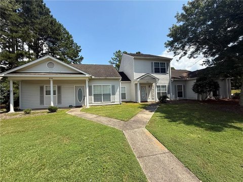 Auburn Triplex Near University