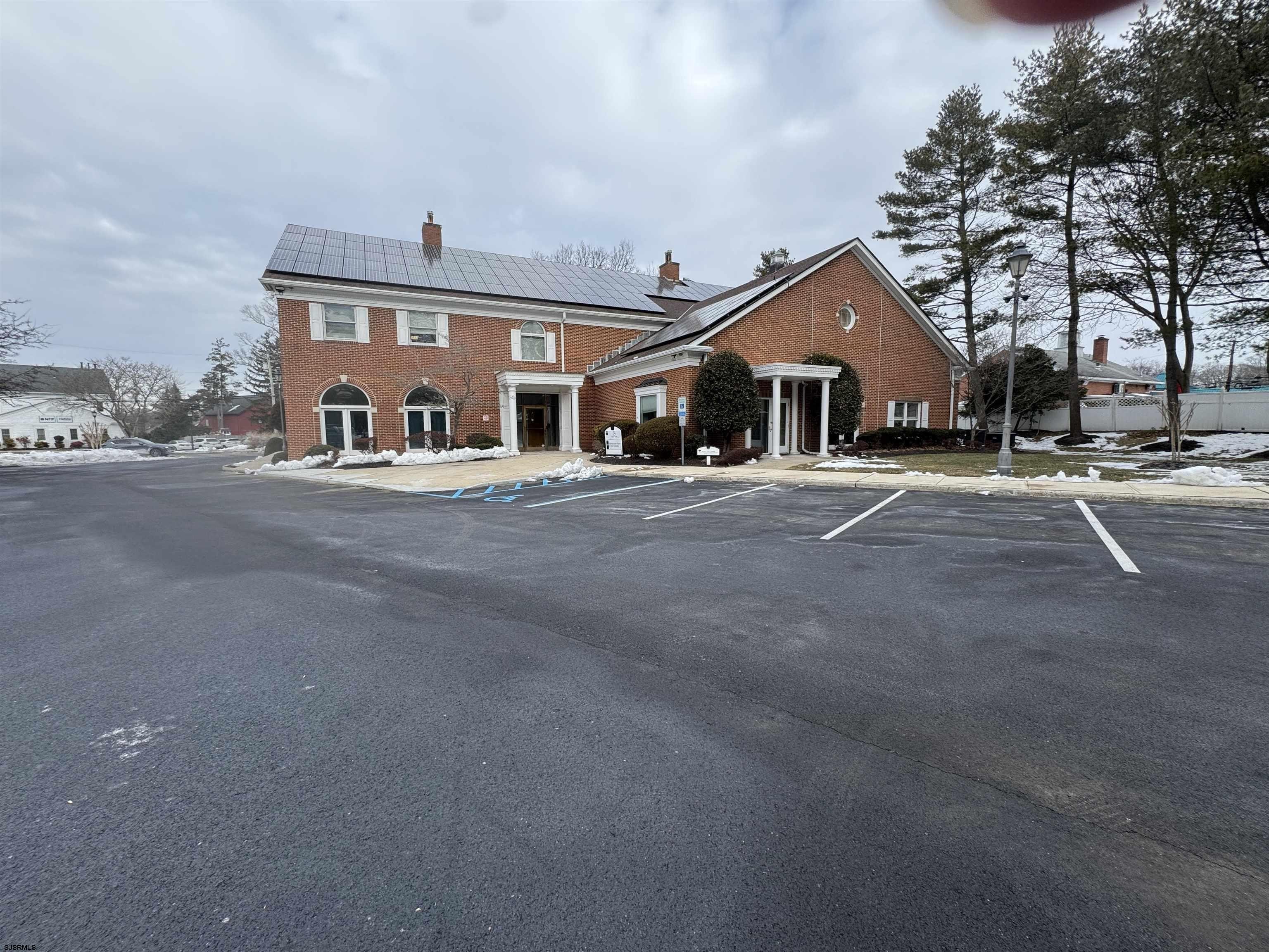 Linwood Office/Wellness Space For Rent