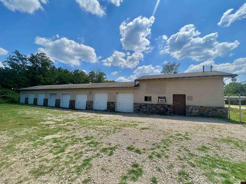 Versatile Commercial Property Near Lakes