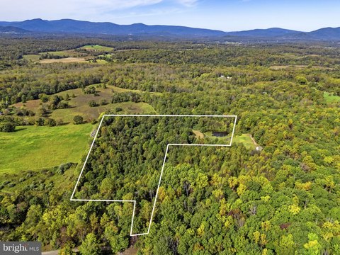 Land, MARSHALL, VA