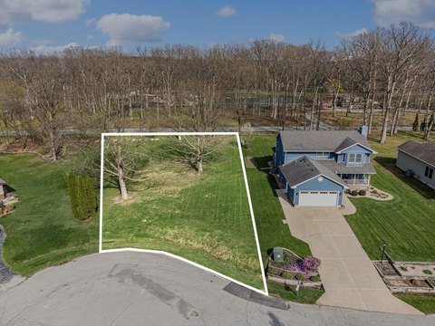 Residential Land in Crown Point