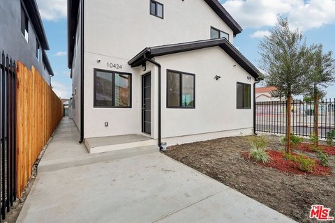 New Duplex in Los Angeles