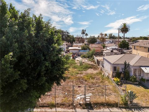 Land, Los Angeles, CA