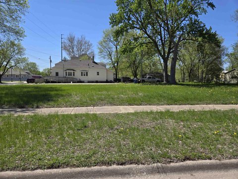 Corner Lot in Waterloo, IA