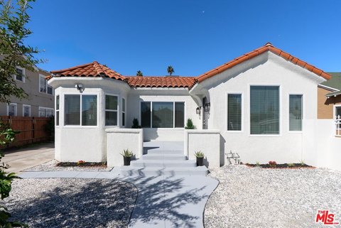 Renovated Three-Unit Triplex