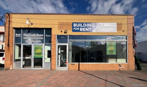 Spacious Retail Space in New Hyde Park