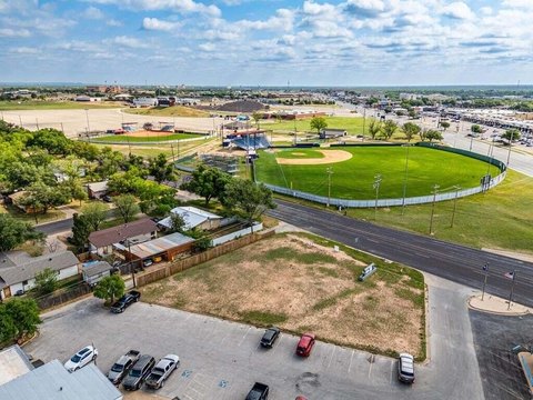 COMMERCIAL - San Angelo, TX