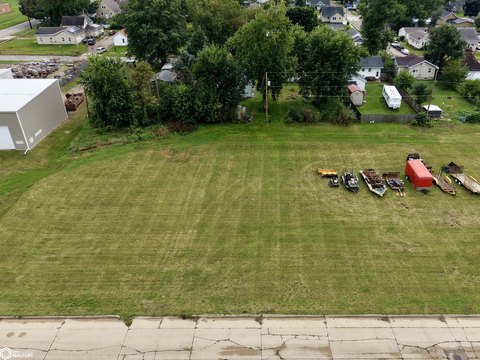 Land, Marshalltown, IA