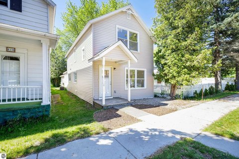 Renovated Downtown Triplex