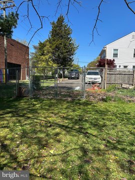 Land, ALEXANDRIA, VA